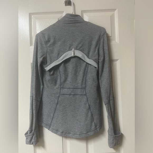 Lululemon define jacket size 6 - Picture 3 of 6